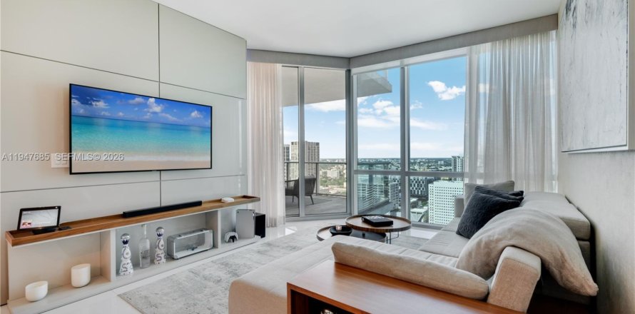 Кондоминиум с 3 спальнями в Майами, Флорида № 2003779