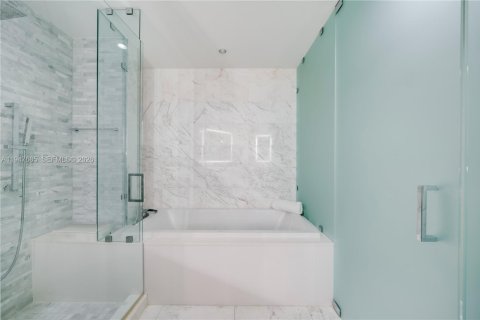 Снять в аренду кондоминиум в Майами, Флорида 3 спальни, 139.17м2, № 2003779 - фото 17