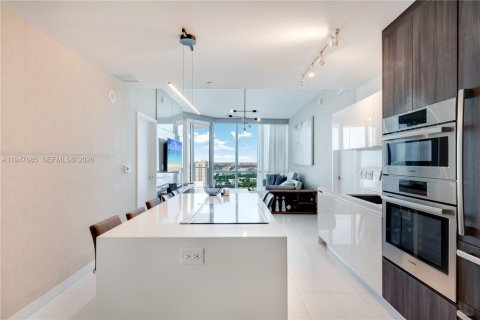 Снять в аренду кондоминиум в Майами, Флорида 3 спальни, 139.17м2, № 2003779 - фото 4