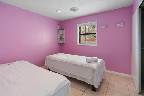 Commercial property in Saint Petersburg, Florida 128.3 sq.m. № 2125934 - photo 13