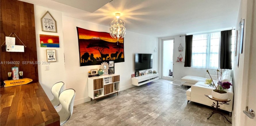 Кондоминиум с 1 спальней в Майами-Бич, Флорида № 2055033