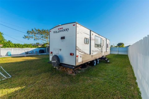 Villa ou maison à vendre à Miami, Floride: 4 chambres, 90.58 m2 № 2005222 - photo 18