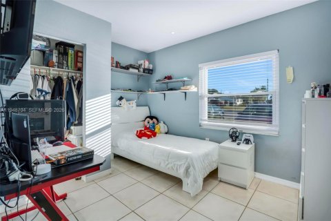 Villa ou maison à vendre à Miami, Floride: 4 chambres, 90.58 m2 № 2005222 - photo 12