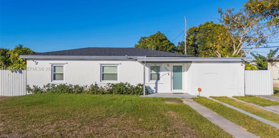 Villa ou maison à Miami, Floride 4 chambres, 90.58 m2 № 2005222