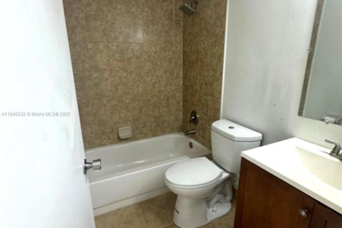 Condo in Oakland Park, Florida, 2 bedrooms  № 1844032 - photo 14