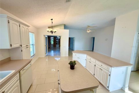 House in Tampa, Florida 3 bedrooms, 172.98 sq.m. № 1793053 - photo 12