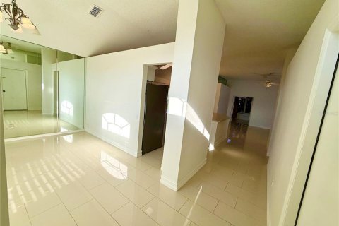 House in Tampa, Florida 3 bedrooms, 172.98 sq.m. № 1793053 - photo 3