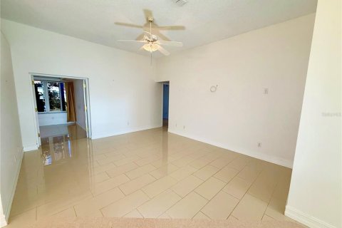 House in Tampa, Florida 3 bedrooms, 172.98 sq.m. № 1793053 - photo 14