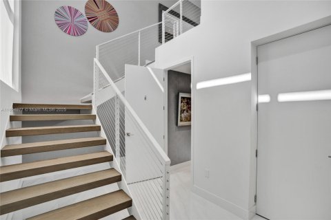 Adosado en venta en Aventura, Florida, 4 dormitorios, 357.58 m2 № 1959951 - foto 5