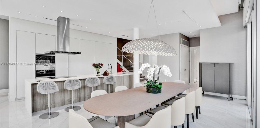 Adosado en Aventura, Florida 4 dormitorios, 357.58 m2 № 1959951