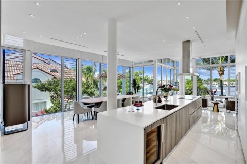 Adosado en venta en Aventura, Florida, 4 dormitorios, 357.58 m2 № 1959951 - foto 10