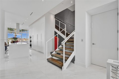 Adosado en venta en Aventura, Florida, 4 dormitorios, 357.58 m2 № 1959951 - foto 9