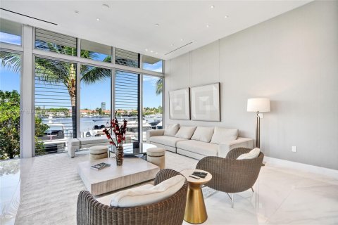 Adosado en venta en Aventura, Florida, 4 dormitorios, 357.58 m2 № 1959951 - foto 17