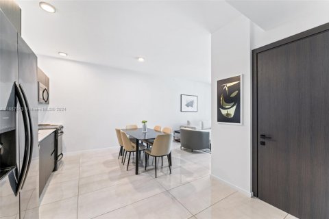 Condo in Miami, Florida, 1 bedroom  № 1763530 - photo 2
