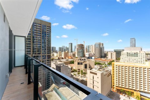 Condo in Miami, Florida, 1 bedroom  № 1763530 - photo 15