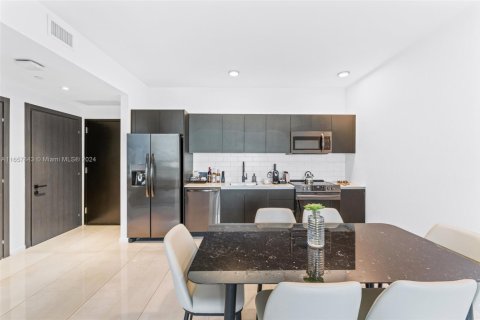 Condo in Miami, Florida, 1 bedroom  № 1763530 - photo 5