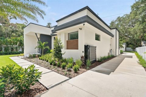 Villa ou maison à vendre à Saint Petersburg, Floride: 5 chambres, 370.03 m2 № 2349680 - photo 5