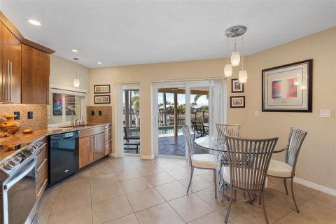House in Punta Gorda, Florida 3 bedrooms, 168.8 sq.m. № 1531283 - photo 13