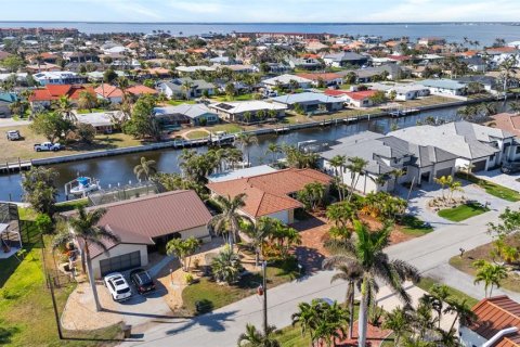 House in Punta Gorda, Florida 3 bedrooms, 168.8 sq.m. № 1531283 - photo 4