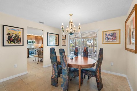 House in Punta Gorda, Florida 3 bedrooms, 168.8 sq.m. № 1531283 - photo 9