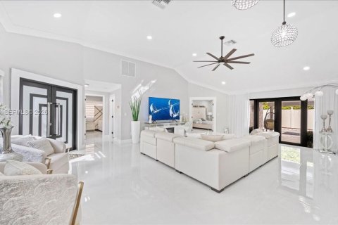 House in Pembroke Pines, Florida 3 bedrooms, 165.74 sq.m. № 2008156 - photo 24