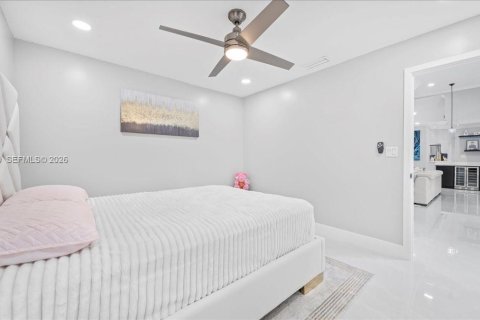 House in Pembroke Pines, Florida 3 bedrooms, 165.74 sq.m. № 2008156 - photo 20