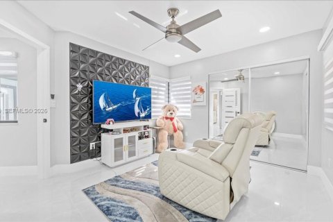 House in Pembroke Pines, Florida 3 bedrooms, 165.74 sq.m. № 2008156 - photo 23