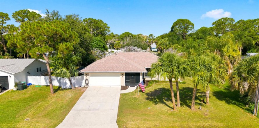 Villa ou maison à St. Lucie, Floride 3 chambres, 153.66 m2 № 2249383