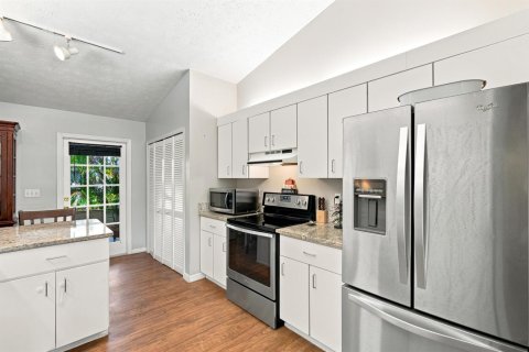 Villa ou maison à vendre à St. Lucie, Floride: 3 chambres, 153.66 m2 № 2249383 - photo 18