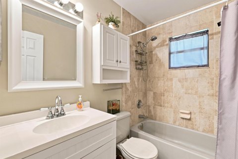 Villa ou maison à vendre à St. Lucie, Floride: 3 chambres, 153.66 m2 № 2249383 - photo 30