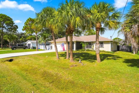 Villa ou maison à vendre à St. Lucie, Floride: 3 chambres, 153.66 m2 № 2249383 - photo 8