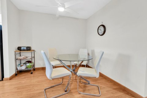 Купить кондоминиум в Холливуд, Флорида 3 комнаты, 81.75м2, № 2086262 - фото 3