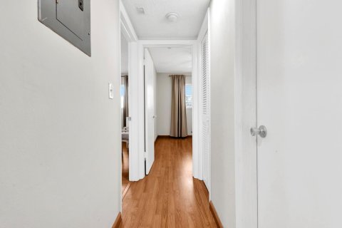 Купить кондоминиум в Холливуд, Флорида 3 комнаты, 81.75м2, № 2086262 - фото 21