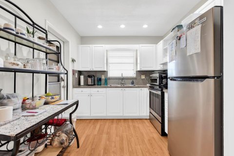 Купить кондоминиум в Холливуд, Флорида 3 комнаты, 81.75м2, № 2086262 - фото 4