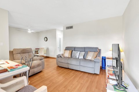 Купить кондоминиум в Холливуд, Флорида 3 комнаты, 81.75м2, № 2086262 - фото 2