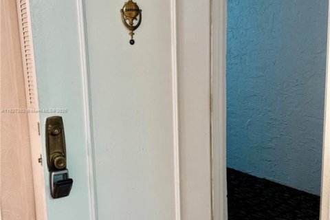 Condominio en venta en Margate, Florida, 1 dormitorio, 63.17 m2 № 1807035 - foto 2
