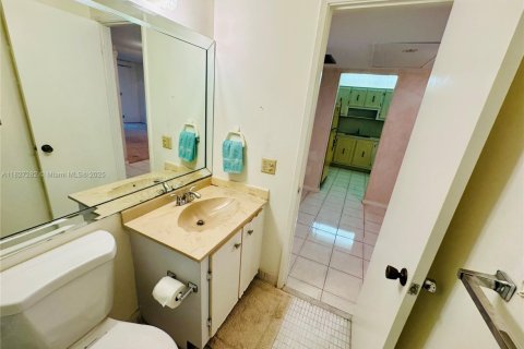 Condominio en venta en Margate, Florida, 1 dormitorio, 63.17 m2 № 1807035 - foto 17