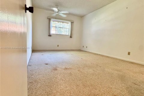 Condominio en venta en Margate, Florida, 1 dormitorio, 63.17 m2 № 1807035 - foto 18