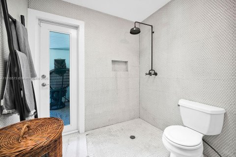Casa en venta en Palmetto Bay, Florida, 4 dormitorios, 245.08 m2 № 1770315 - foto 25