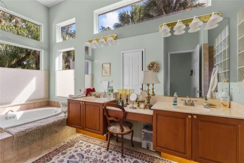Villa ou maison à vendre à Sarasota, Floride: 3 chambres, 331.75 m2 № 2297243 - photo 11