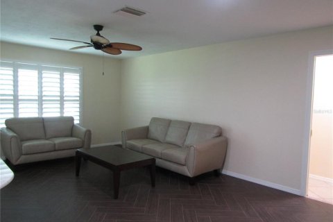 House in Sarasota, Florida 2 bedrooms, 155.15 sq.m. № 1777310 - photo 25