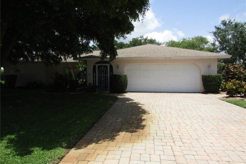 House in Sarasota, Florida 2 bedrooms, 155.15 sq.m. № 1777310 - photo 1