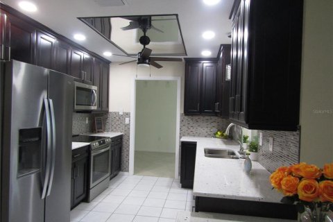 House in Sarasota, Florida 2 bedrooms, 155.15 sq.m. № 1777310 - photo 4