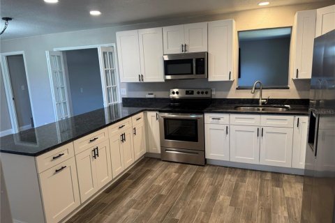 Casa en alquiler en Daytona Beach, Florida, 3 dormitorios, 165.55 m2 № 1740629 - foto 8