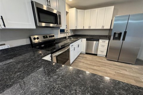 Casa en alquiler en Daytona Beach, Florida, 3 dormitorios, 165.55 m2 № 1740629 - foto 9