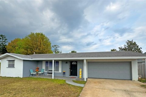 Casa en alquiler en Daytona Beach, Florida, 3 dormitorios, 165.55 m2 № 1740629 - foto 1