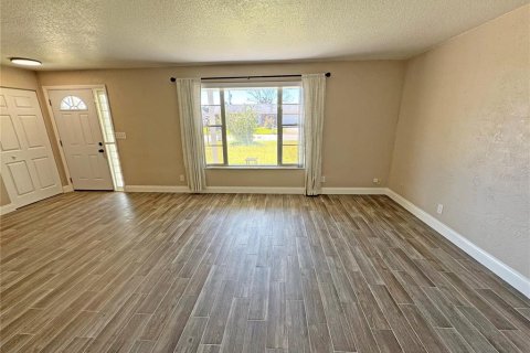 Casa en alquiler en Daytona Beach, Florida, 3 dormitorios, 165.55 m2 № 1740629 - foto 5