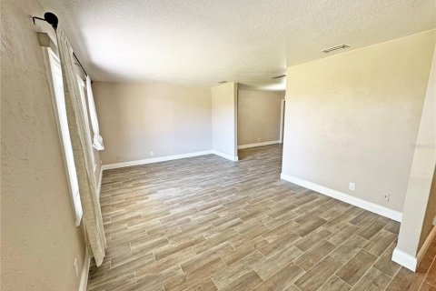 Casa en alquiler en Daytona Beach, Florida, 3 dormitorios, 165.55 m2 № 1740629 - foto 4