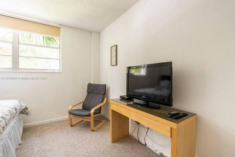 Condo in Sunny Isles Beach, Florida, 1 bedroom  № 1694690 - photo 11
