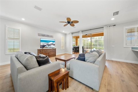 Casa en venta en Tampa, Florida, 5 dormitorios, 318 m2 № 1795830 - foto 11